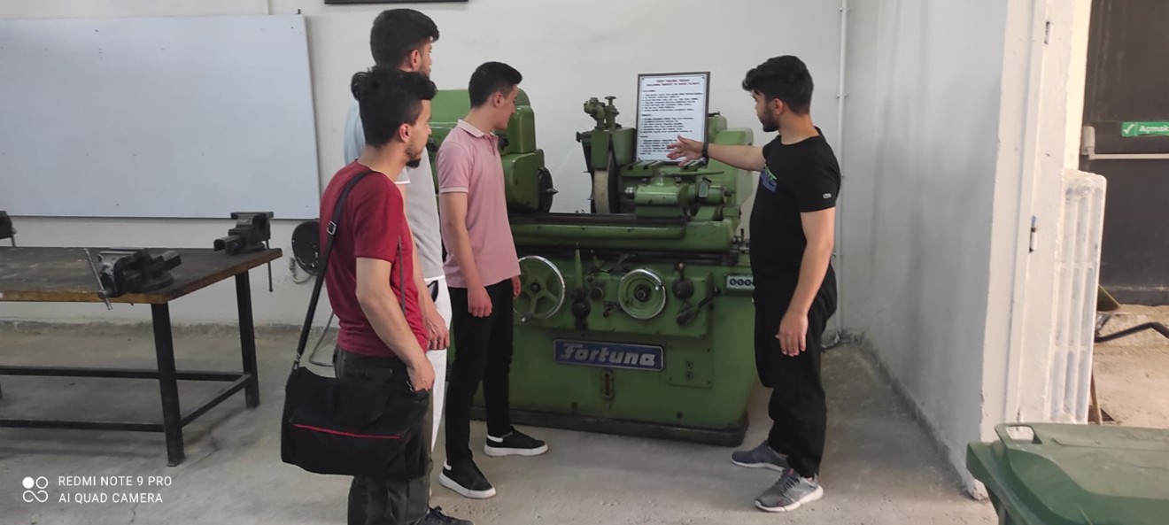 Halk Eğitim Merkezi ve Cihanbeyli Yurt Müdürlükleri ile yapılan Protokoller çerçevesinde; Meslek Yüksekokulumuz Laboratuvarında Öğrencilerimize Kurs ve Sınav faaliyetleri gerçekleştirilmiştir.